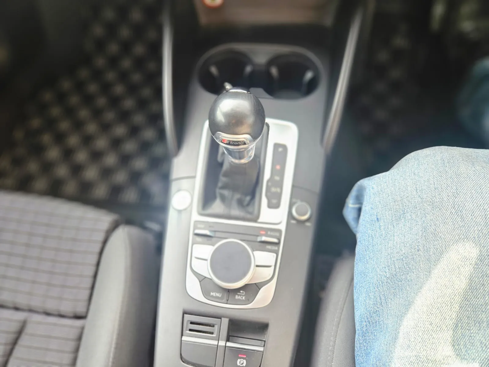 vehicle-media-24