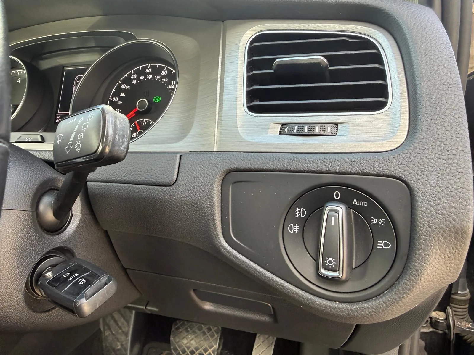 vehicle-media-29