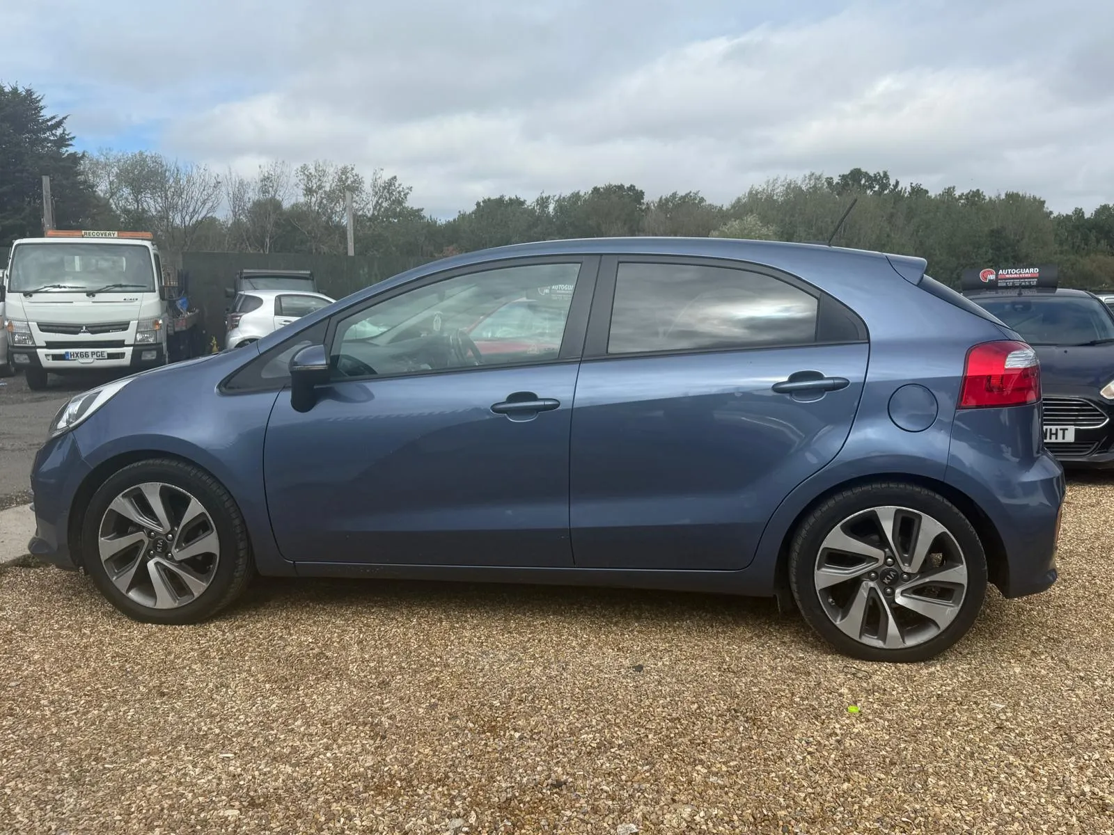 vehicle-media-12