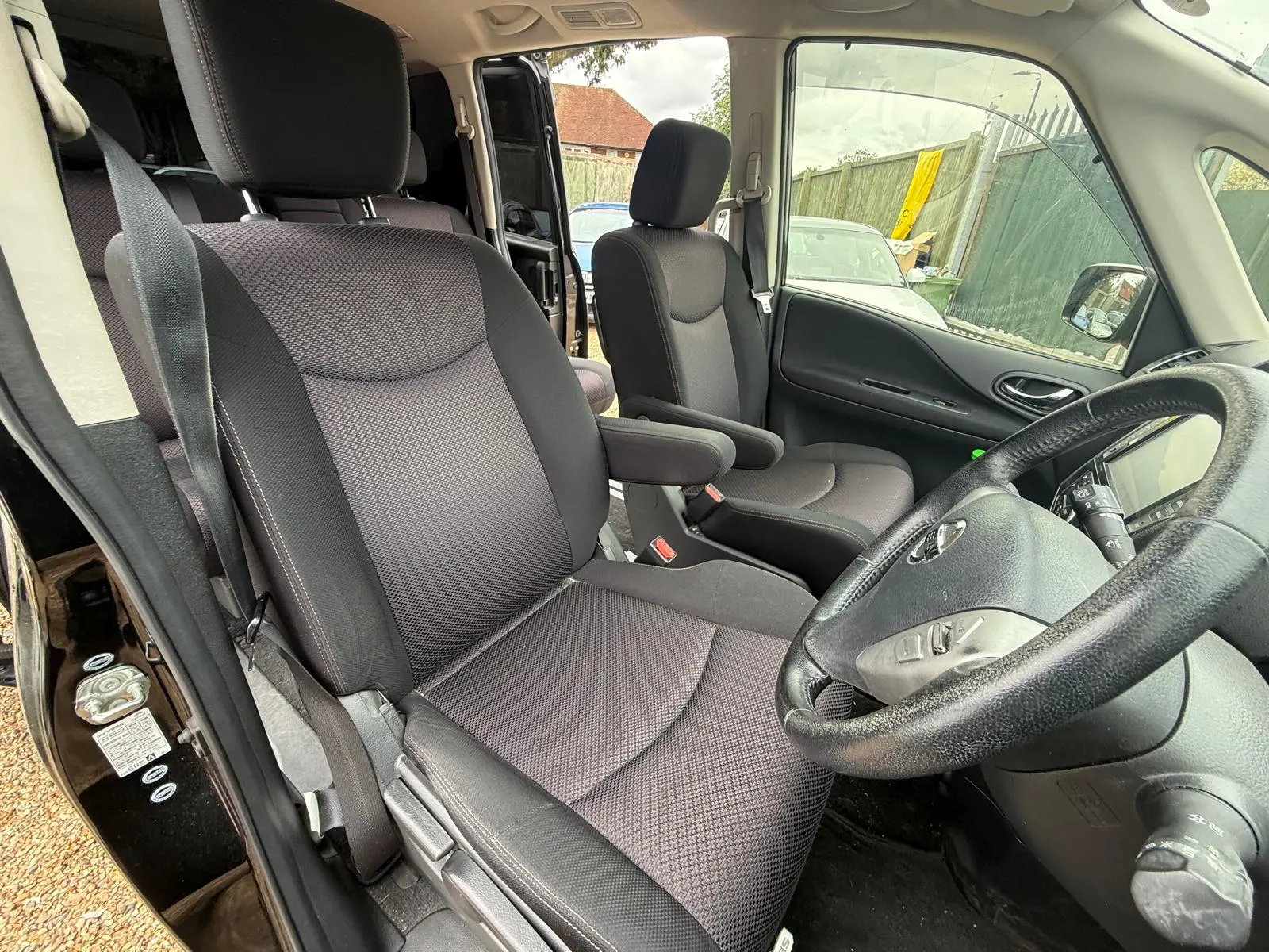 vehicle-media-17