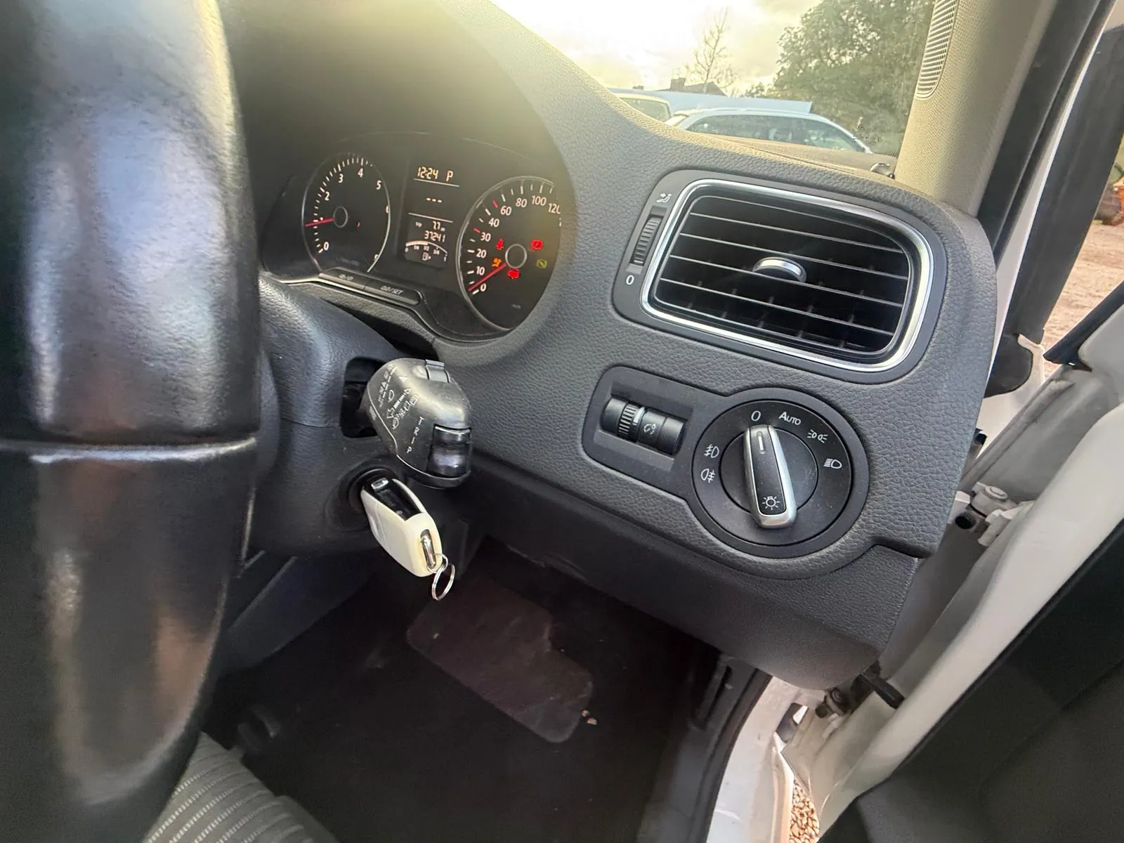 vehicle-media-15