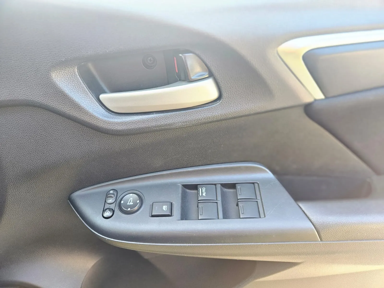 vehicle-media-12
