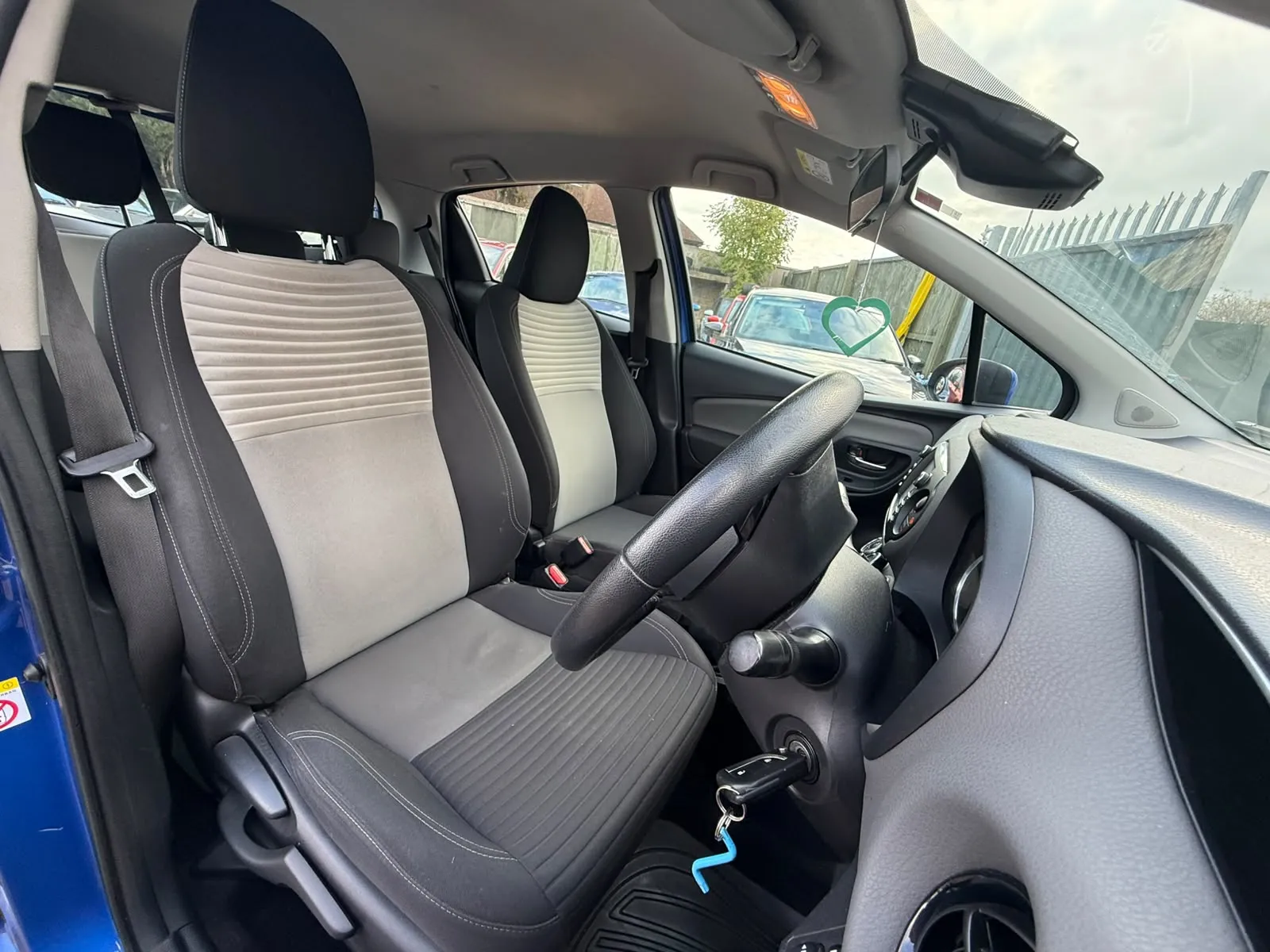 vehicle-media-32