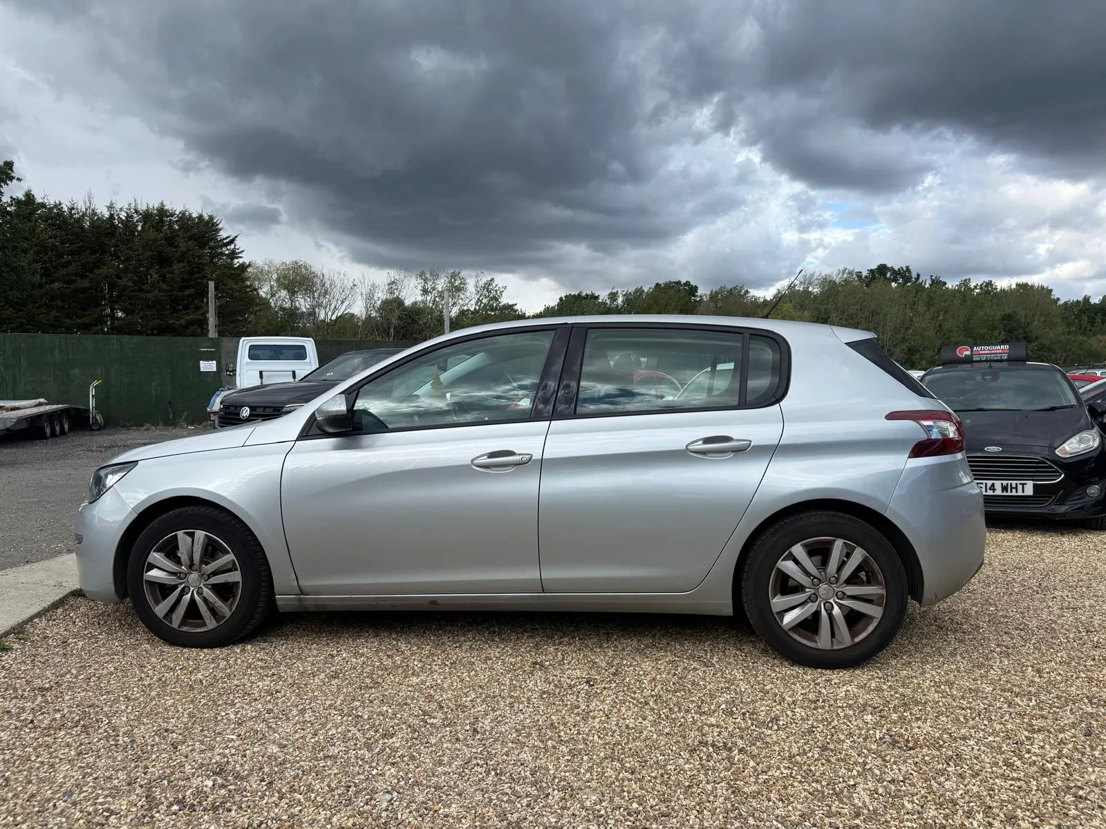 vehicle-media-16