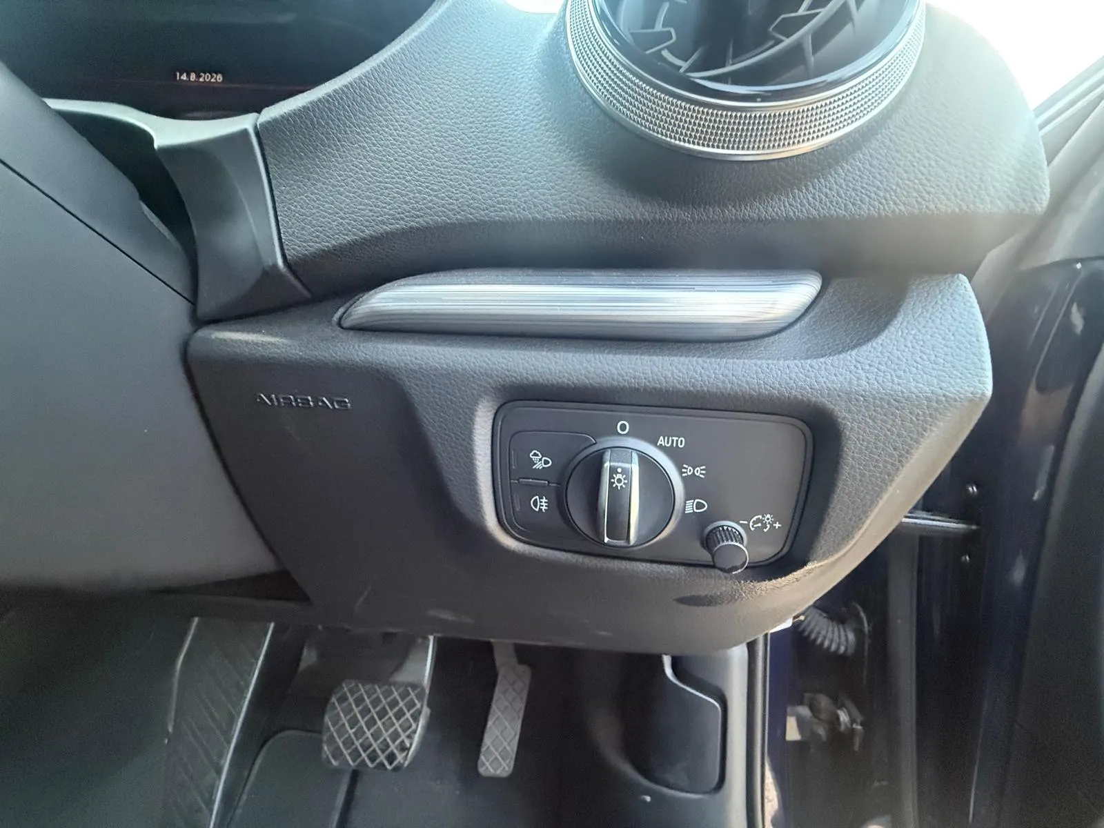 vehicle-media-33