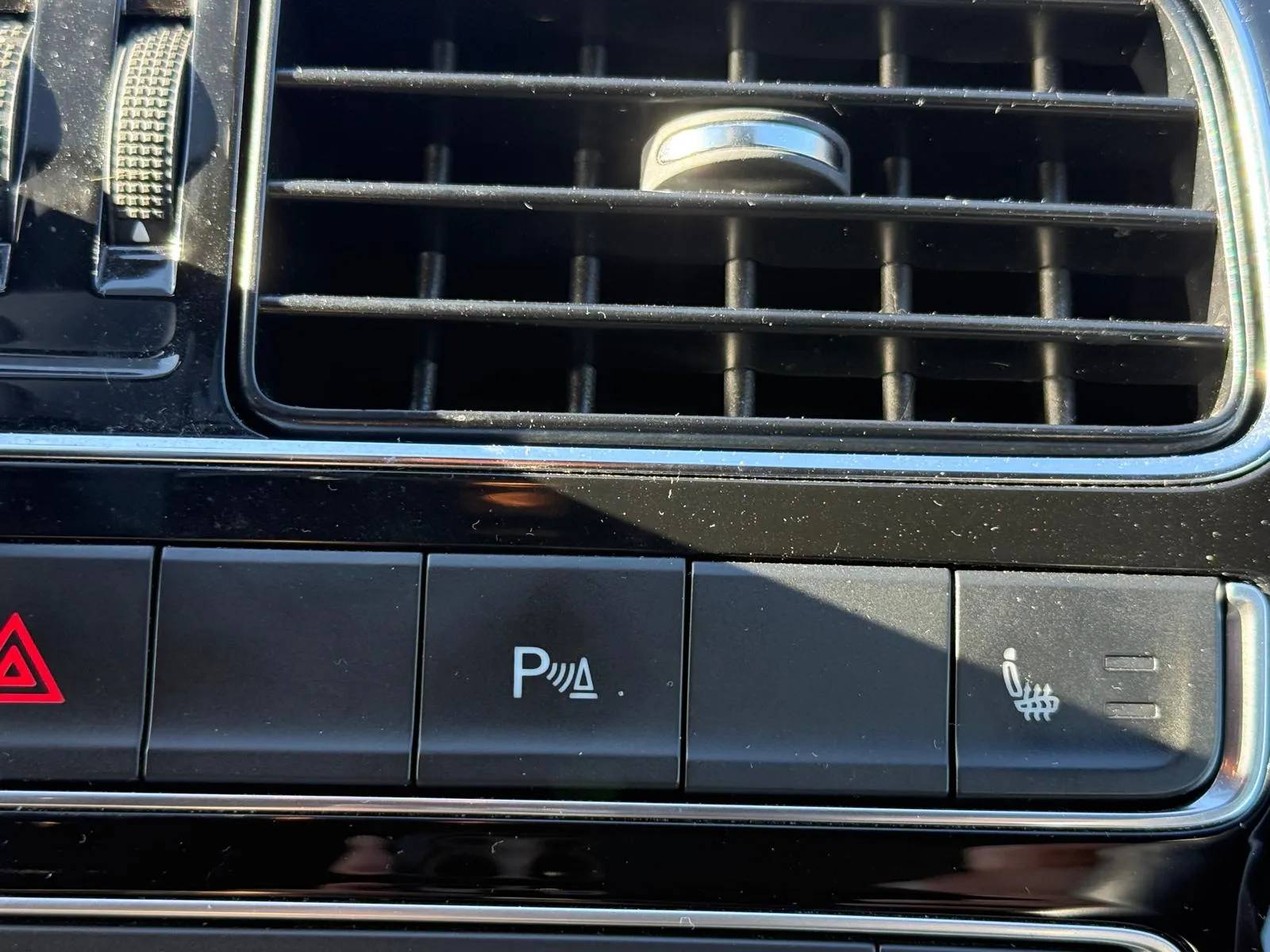 vehicle-media-30