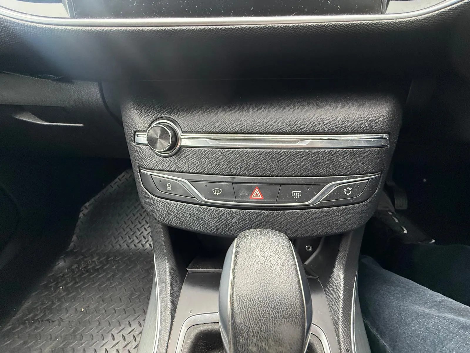vehicle-media-42