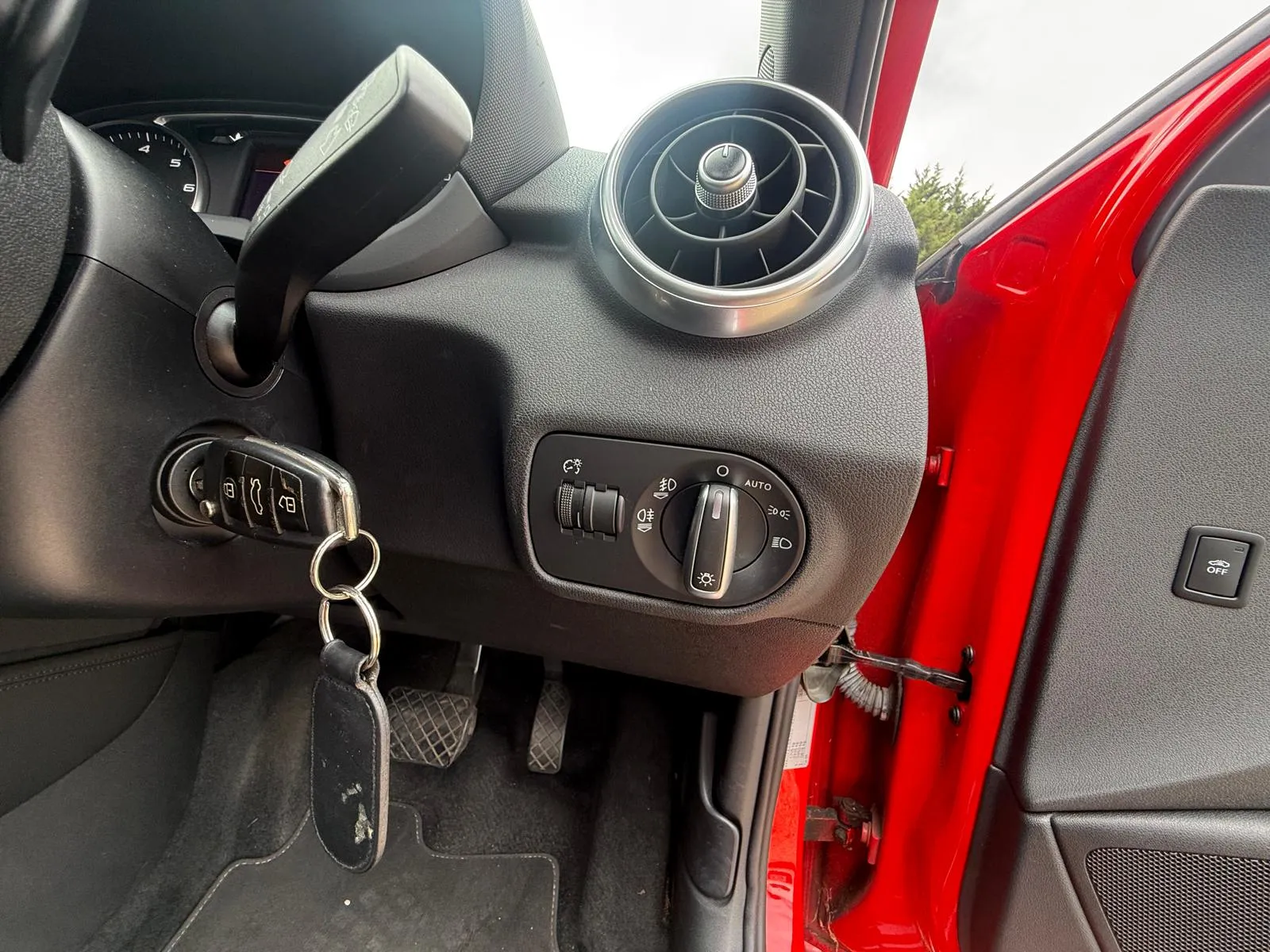 vehicle-media-38