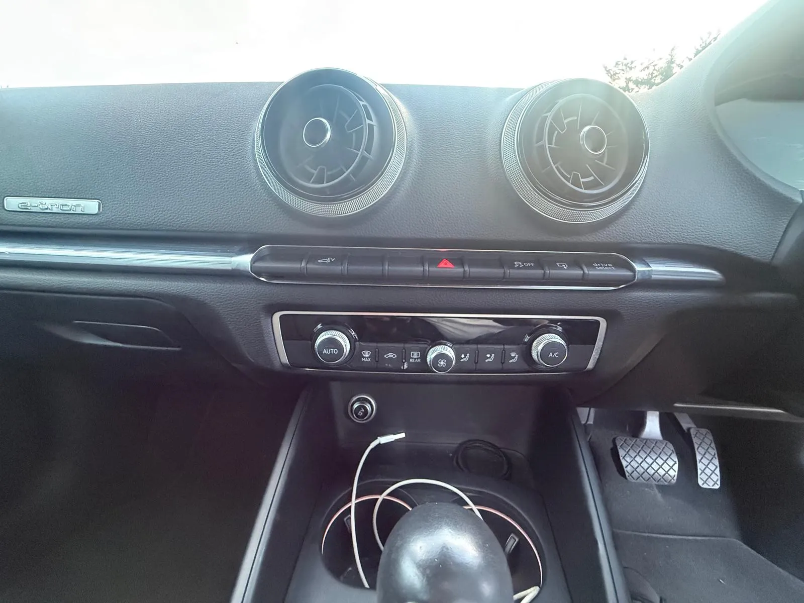 vehicle-media-37