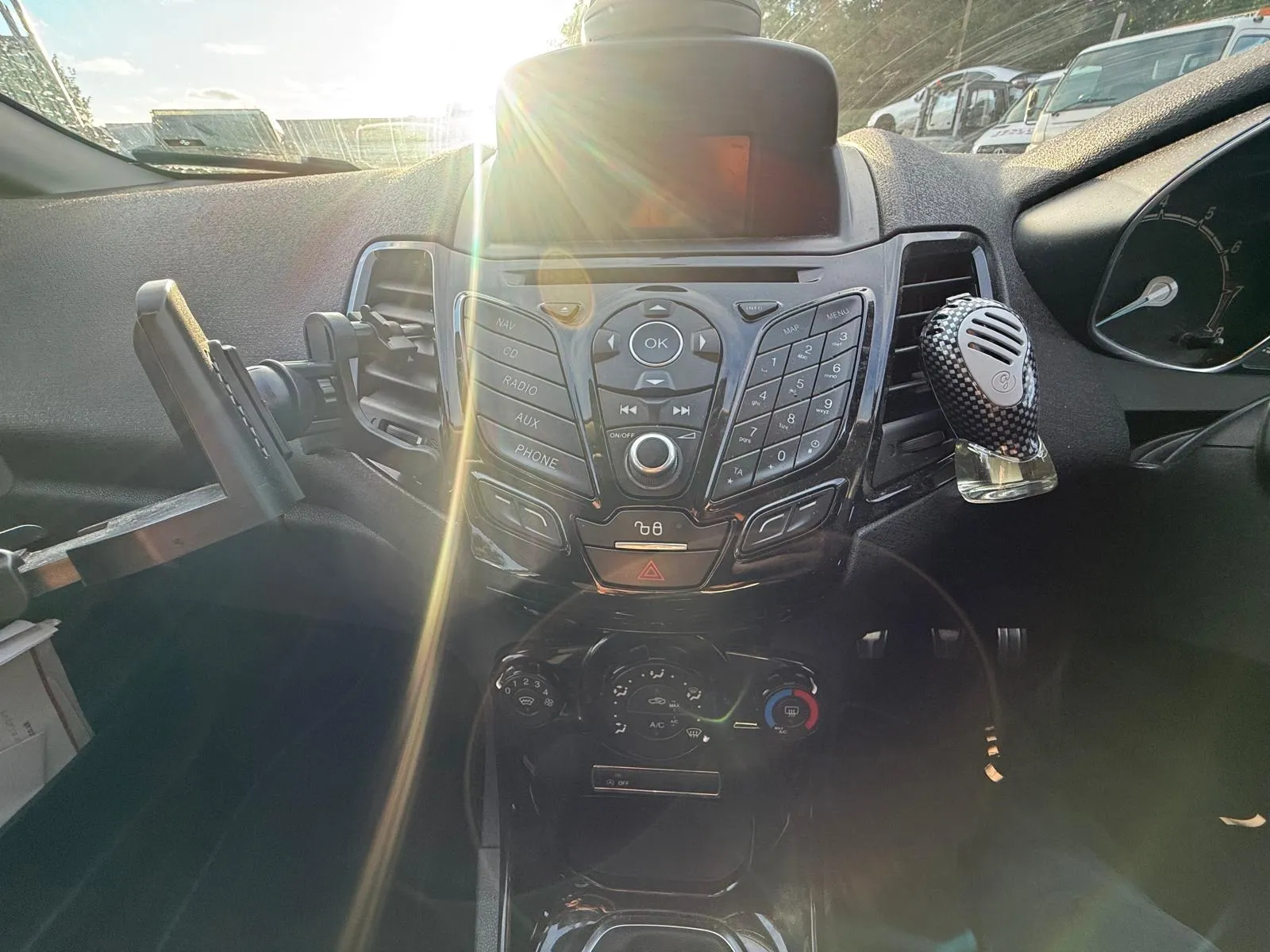 vehicle-media-34