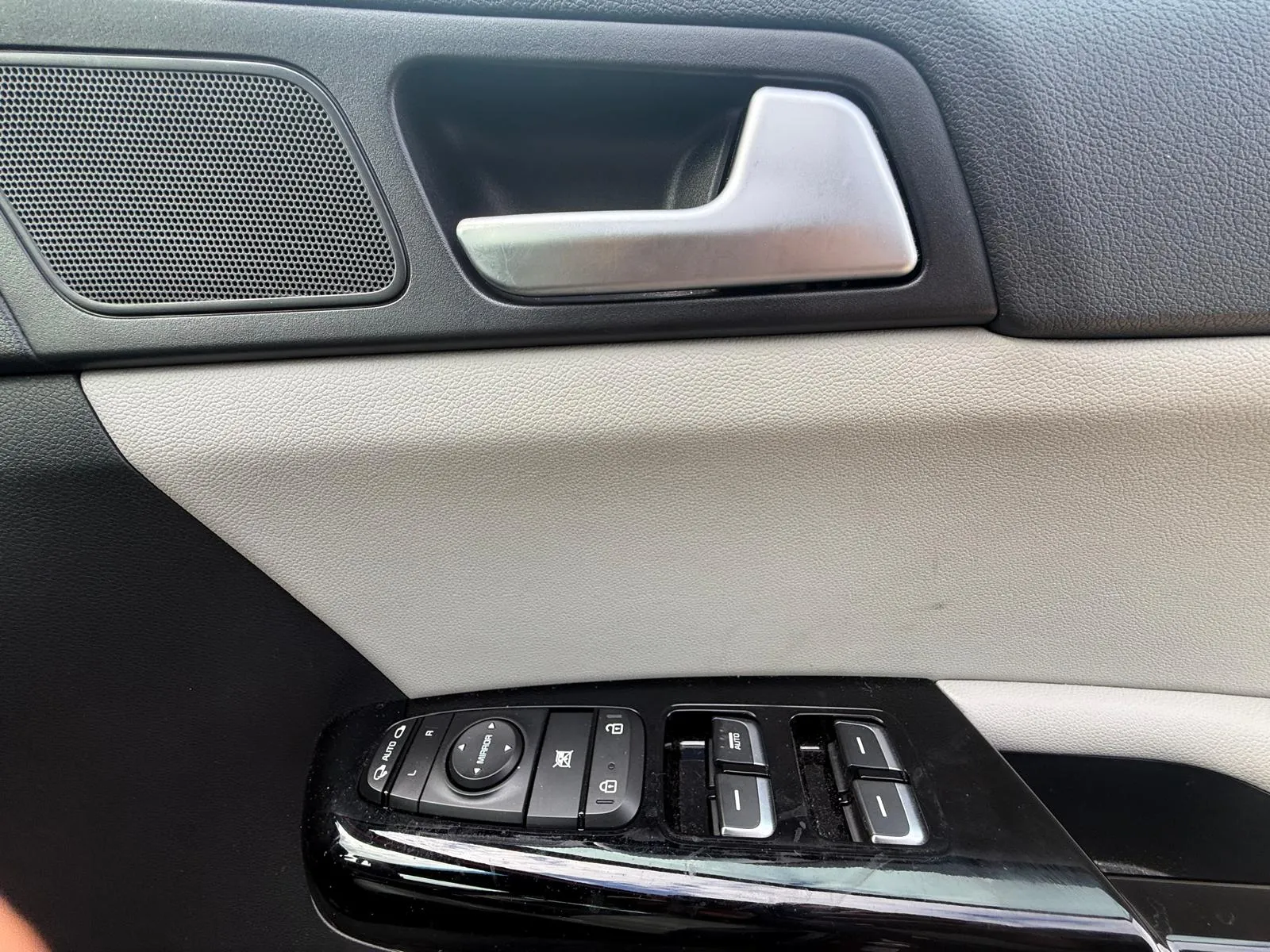 vehicle-media-29