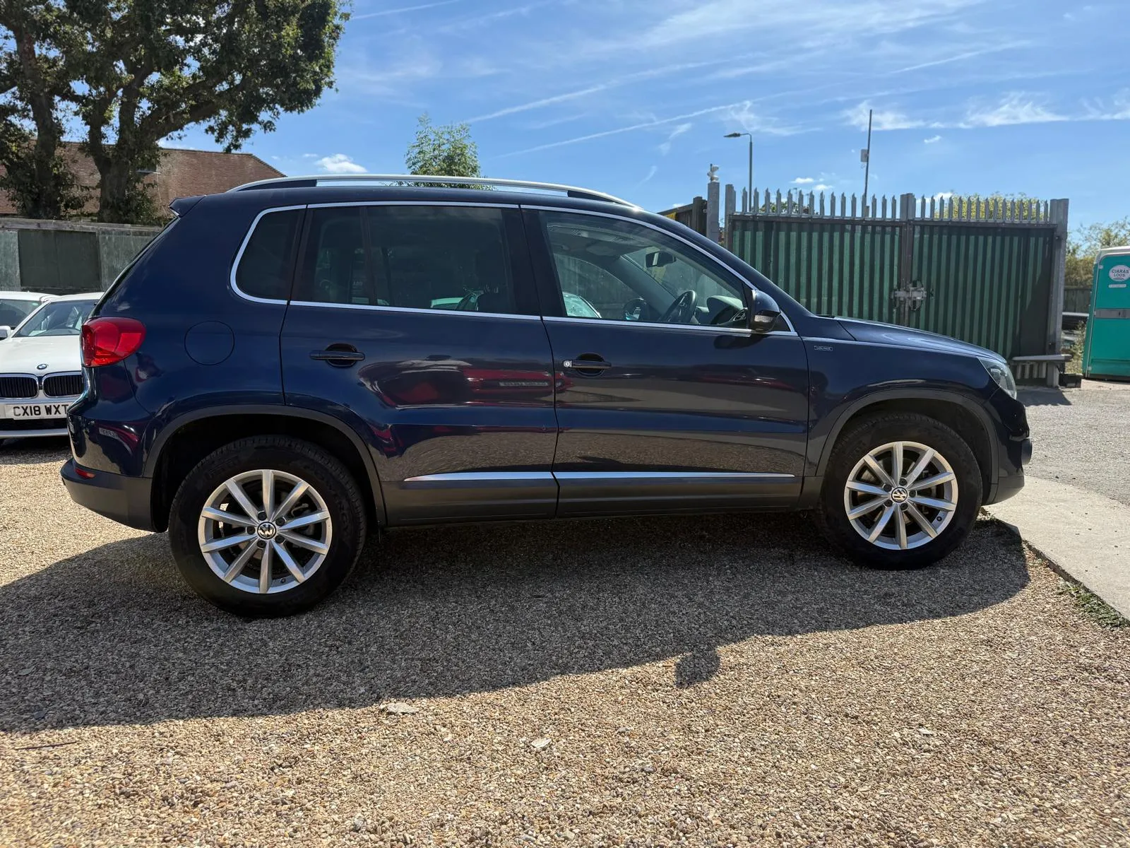 vehicle-media-14