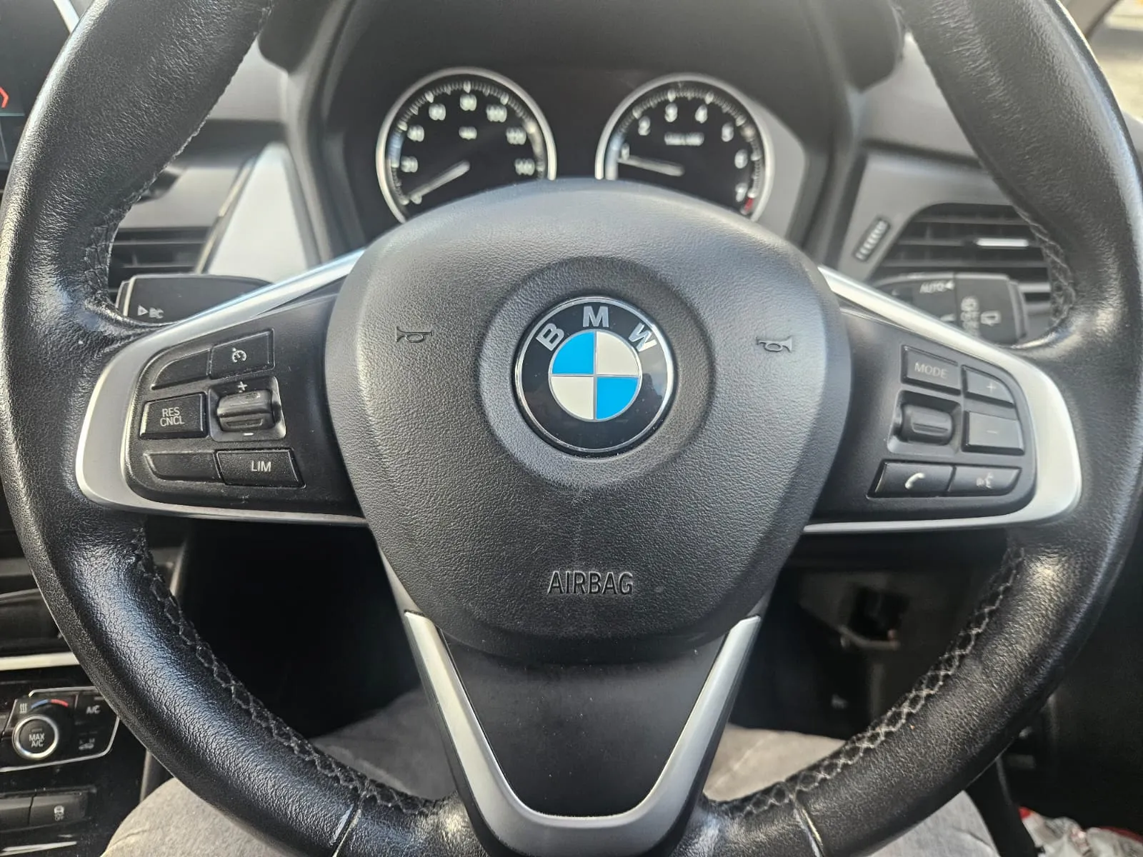 vehicle-media-19