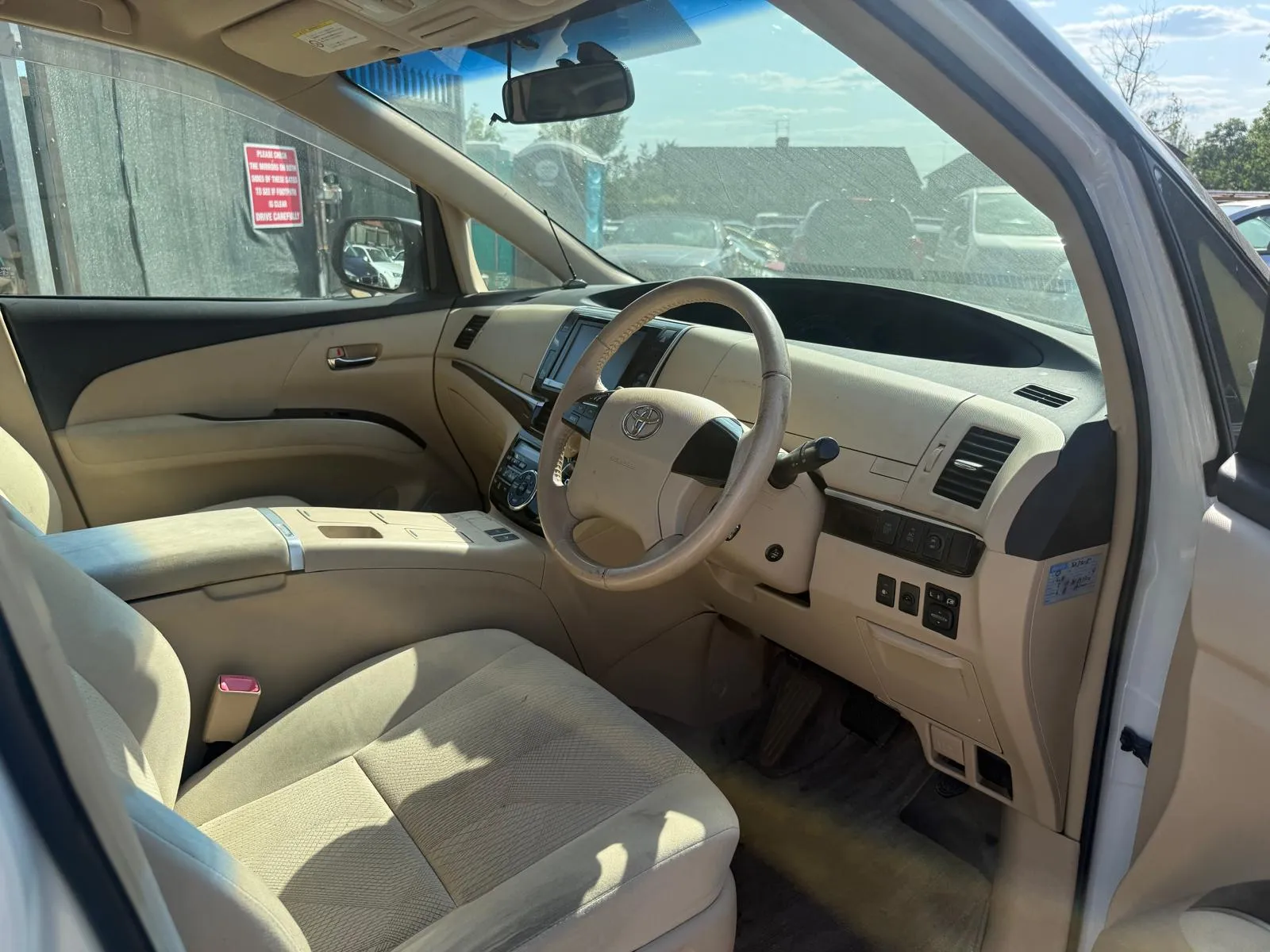 vehicle-media-14