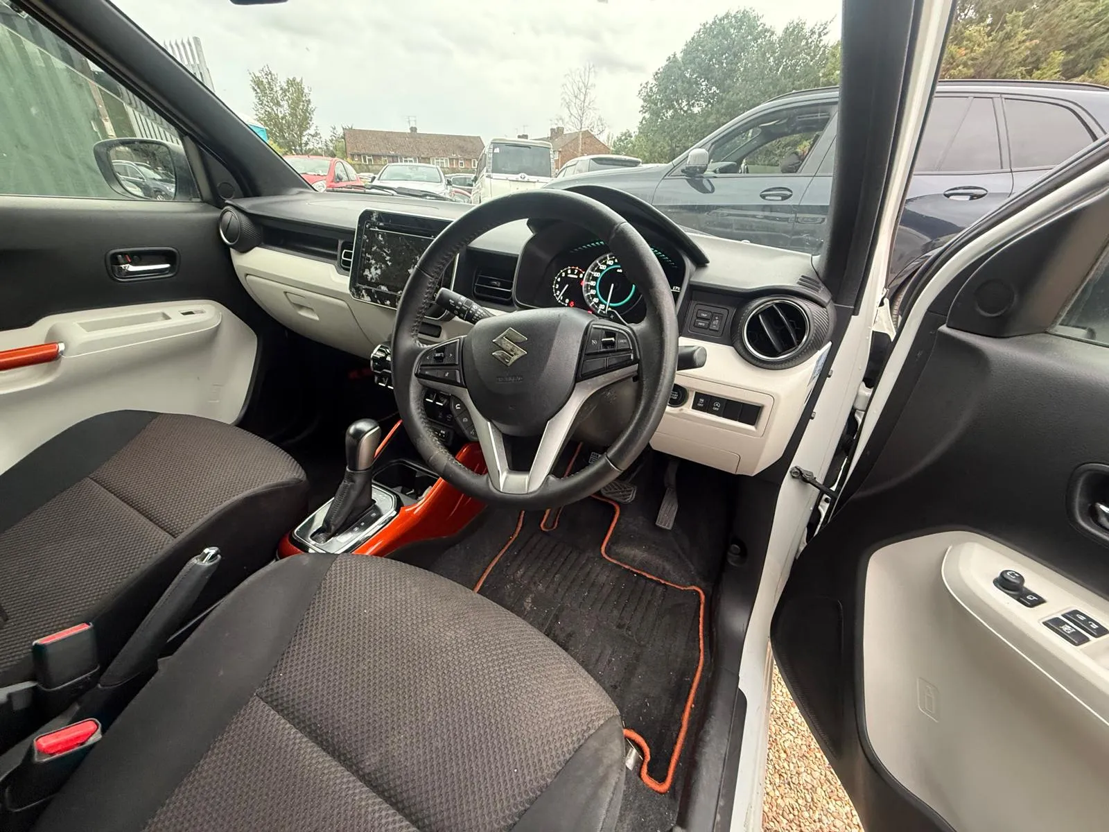 vehicle-media-12