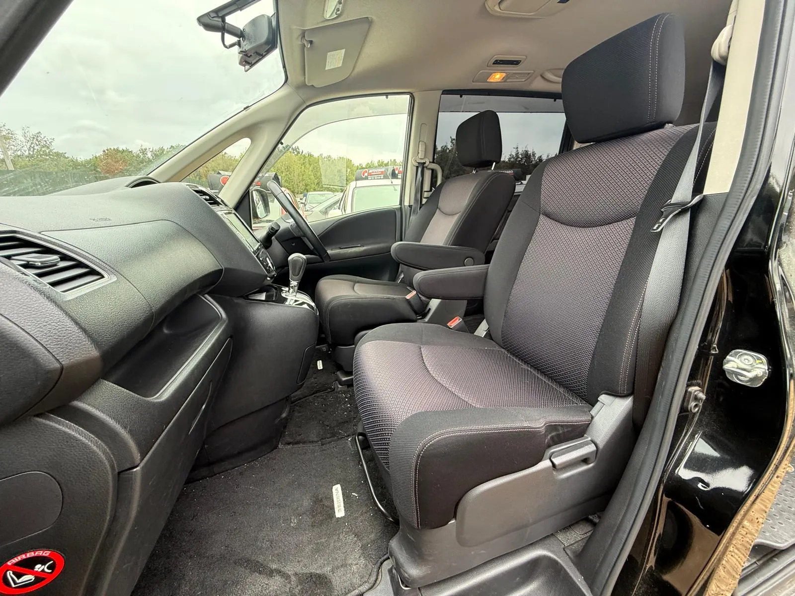 vehicle-media-27