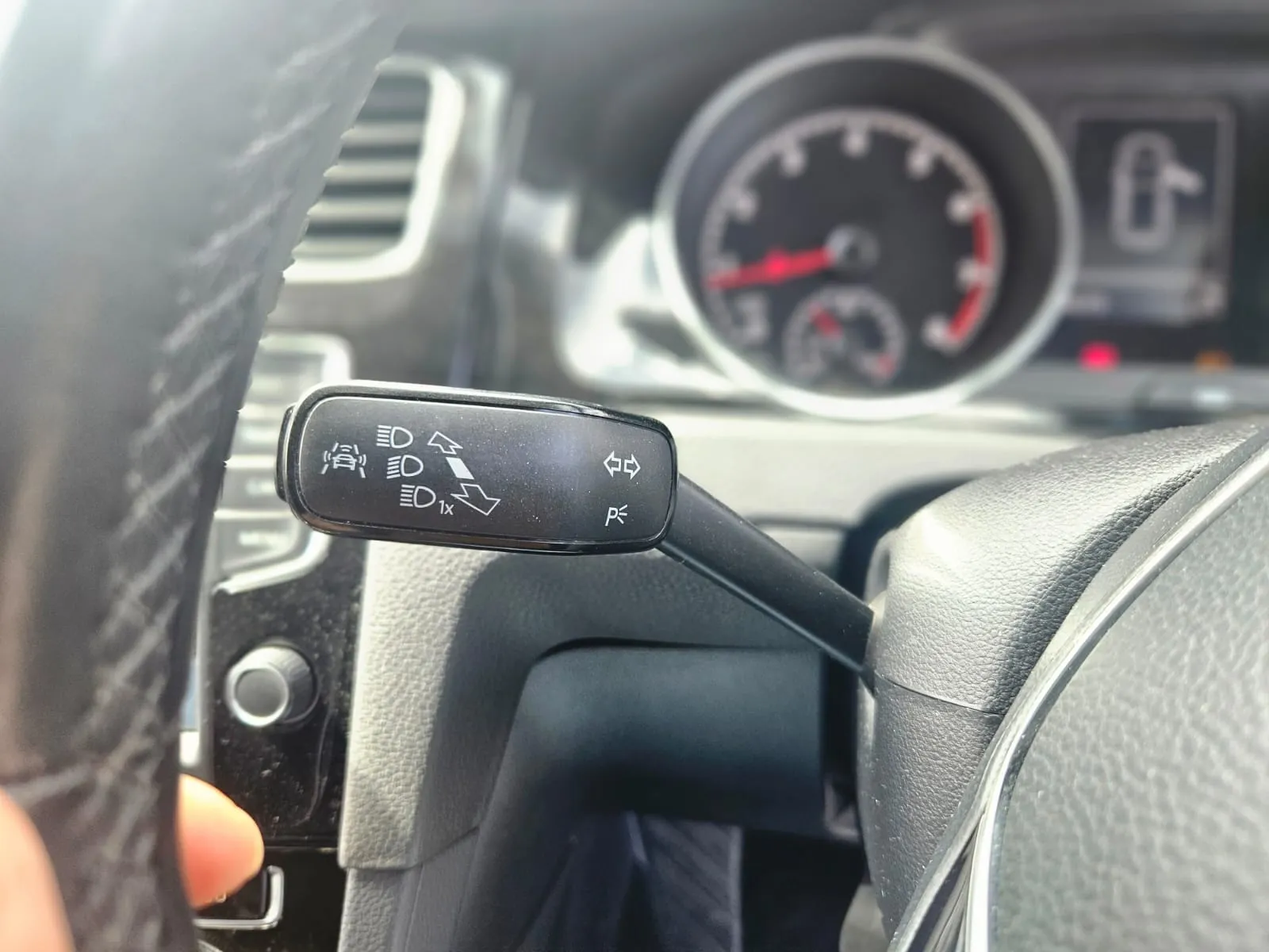 vehicle-media-30