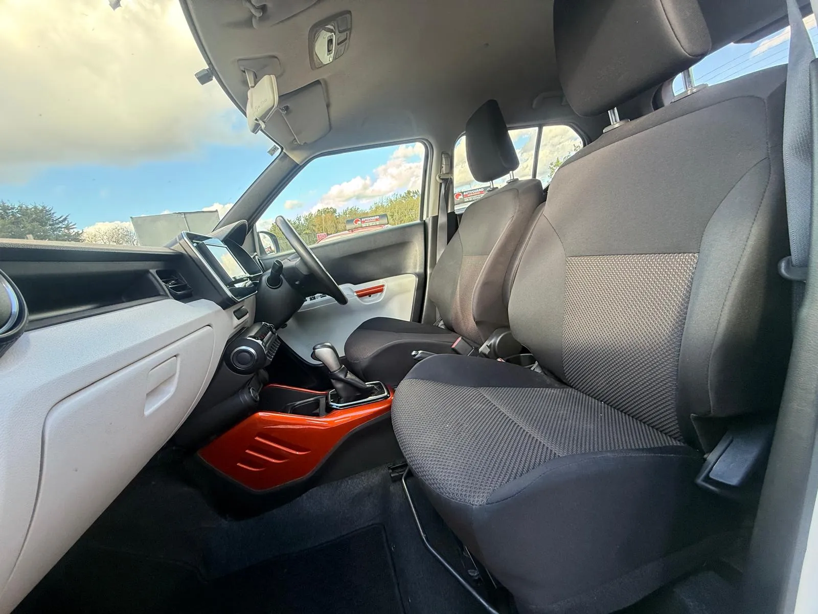 vehicle-media-25