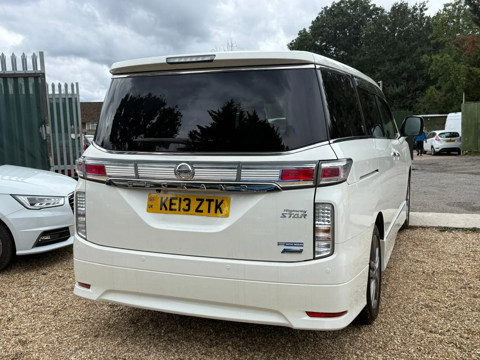 vehicle-media-12