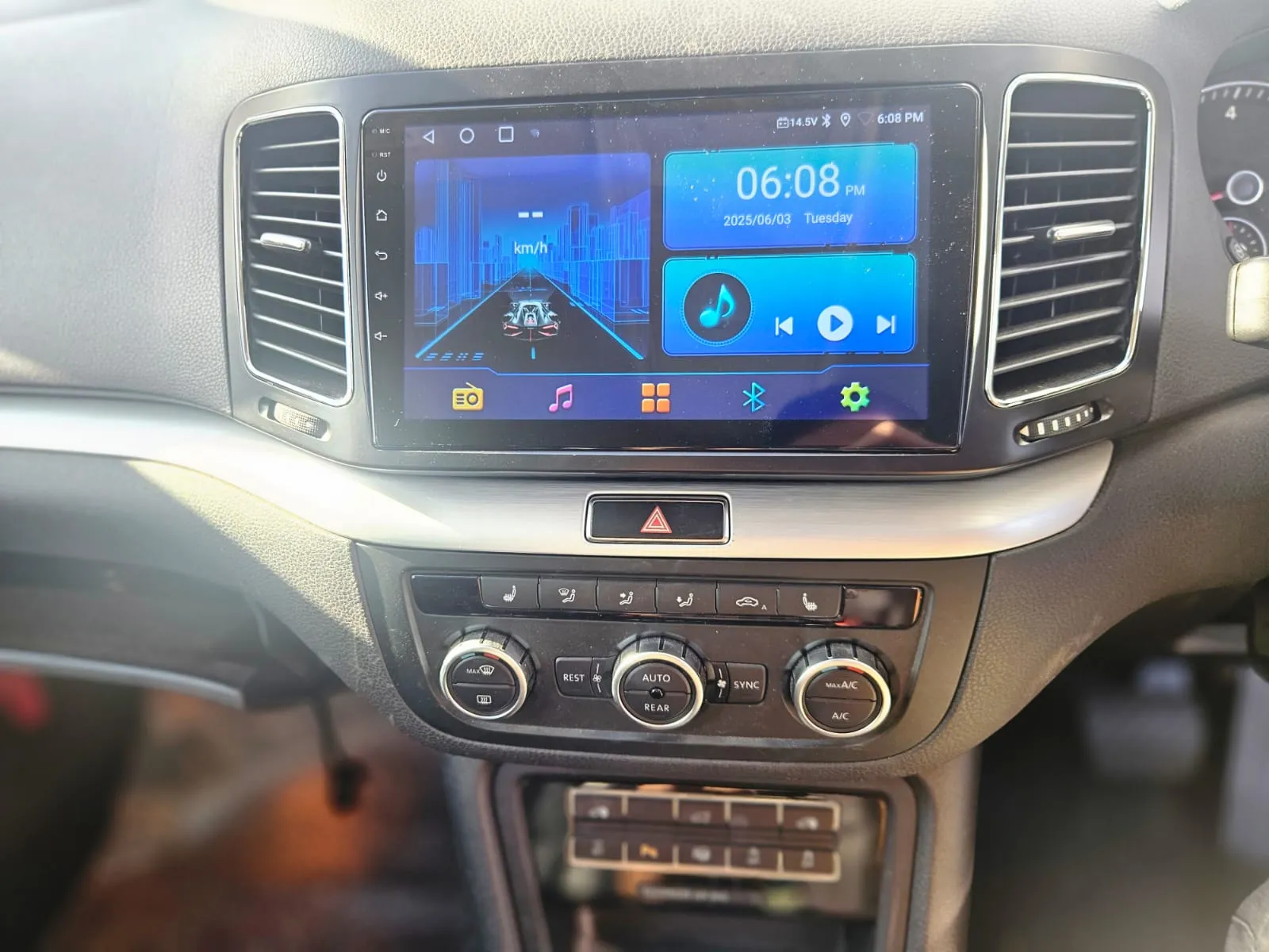 vehicle-media-32