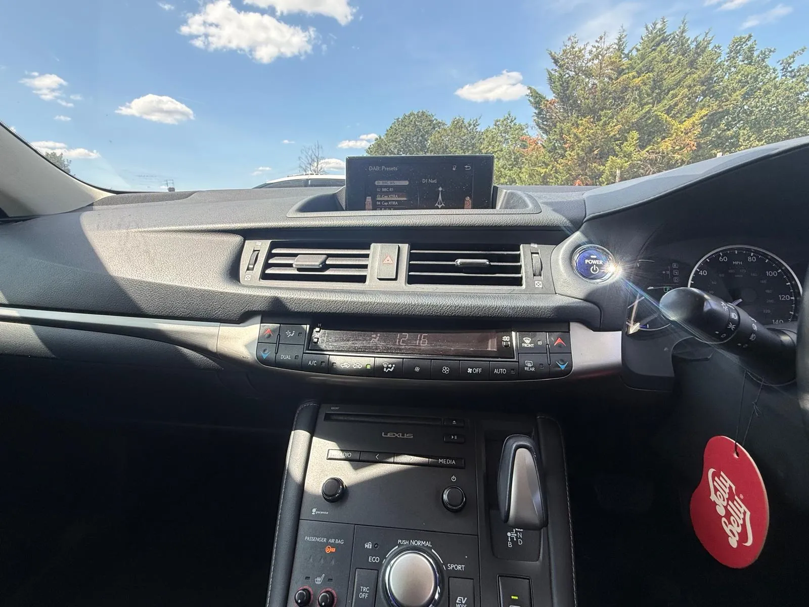 vehicle-media-37