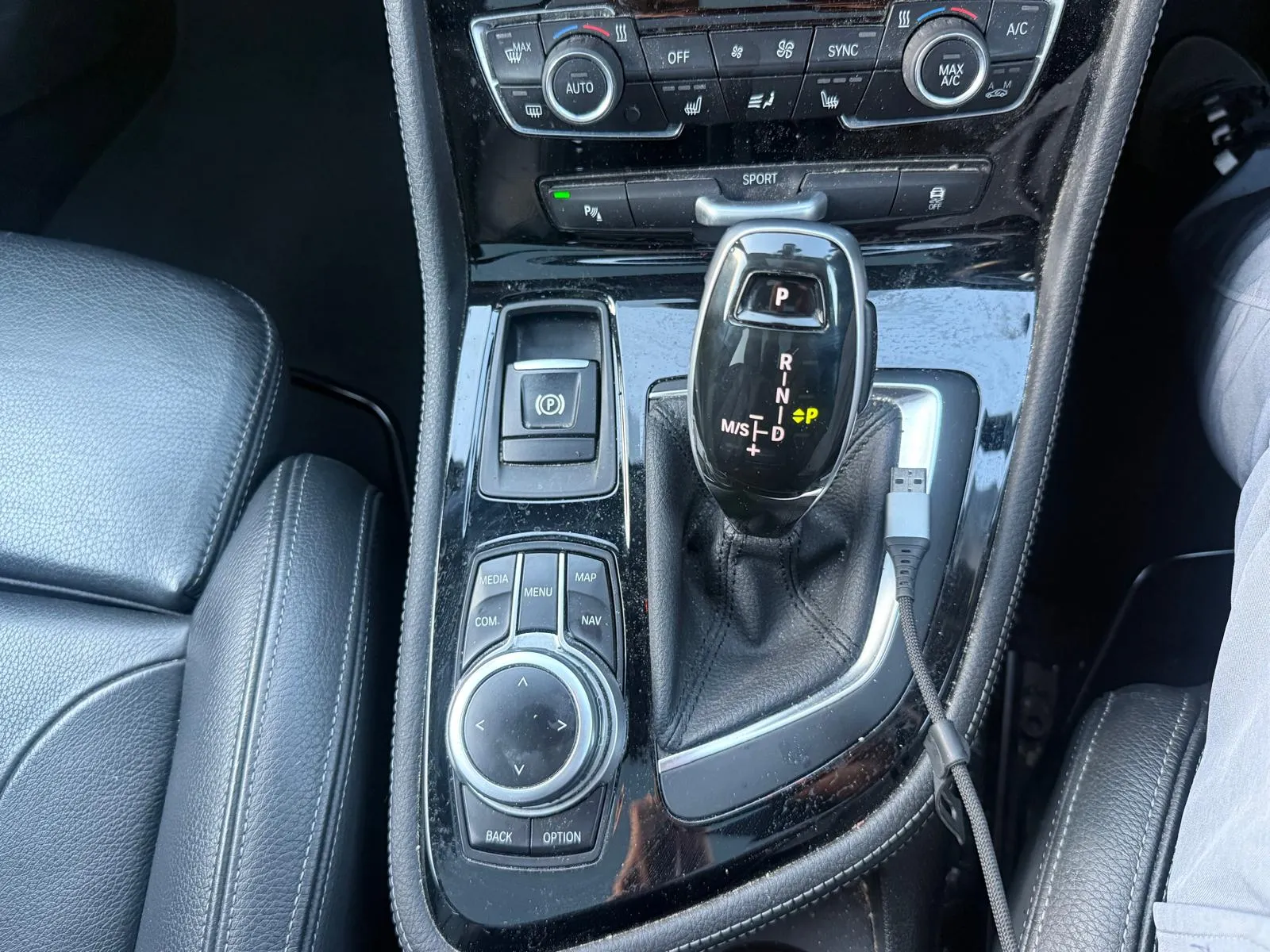 vehicle-media-48