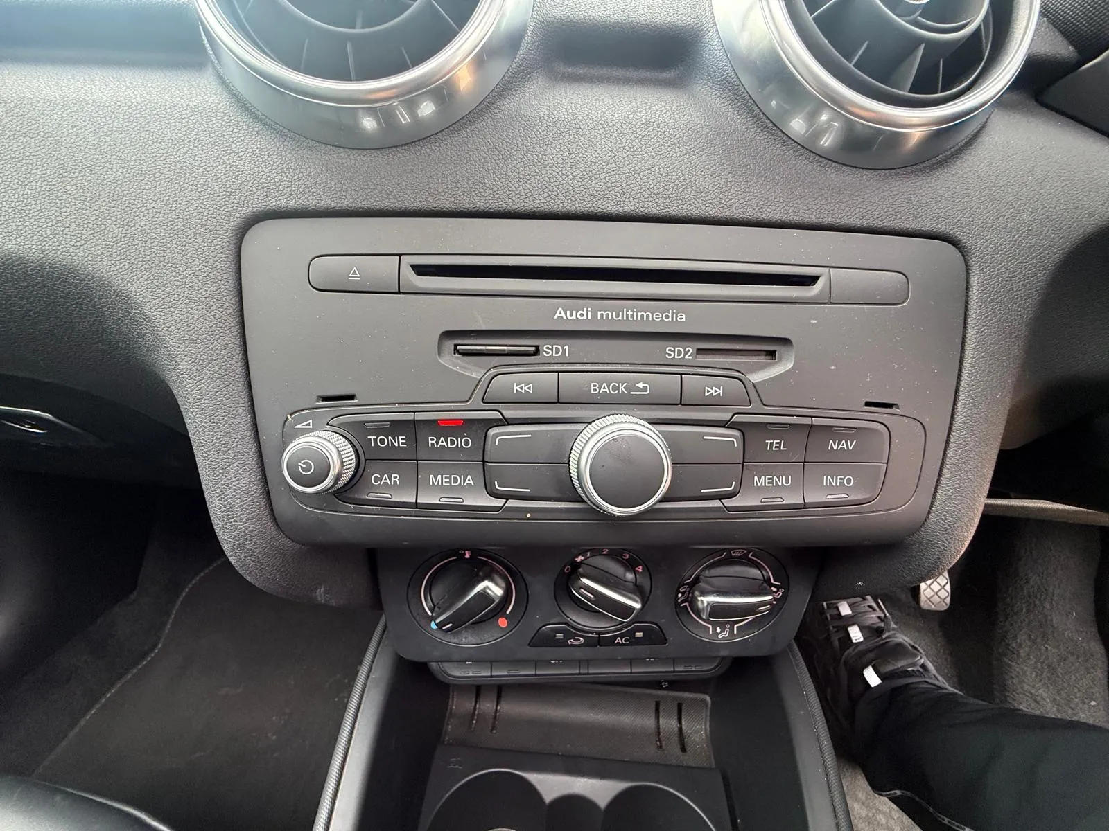 vehicle-media-43