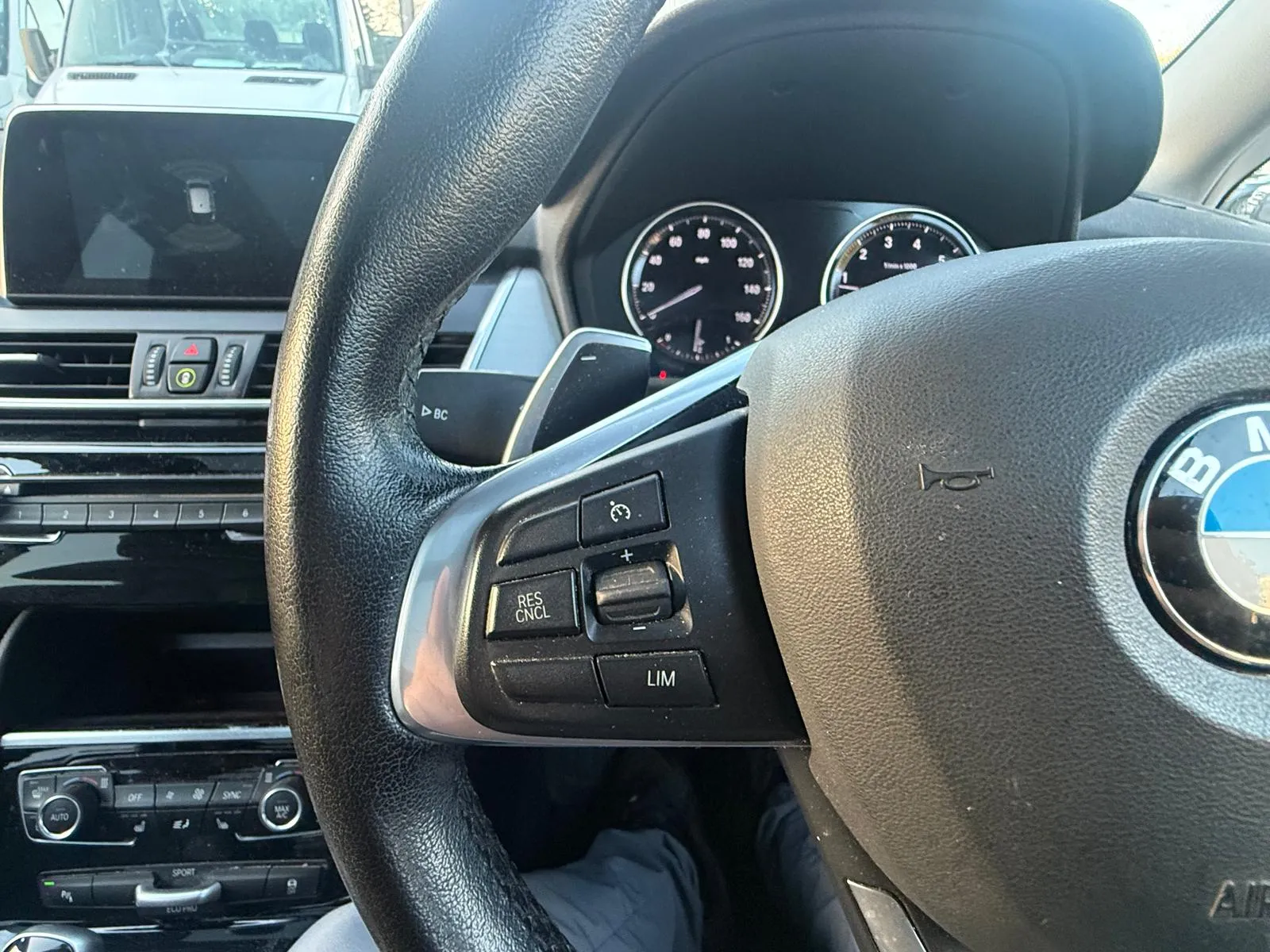 vehicle-media-41