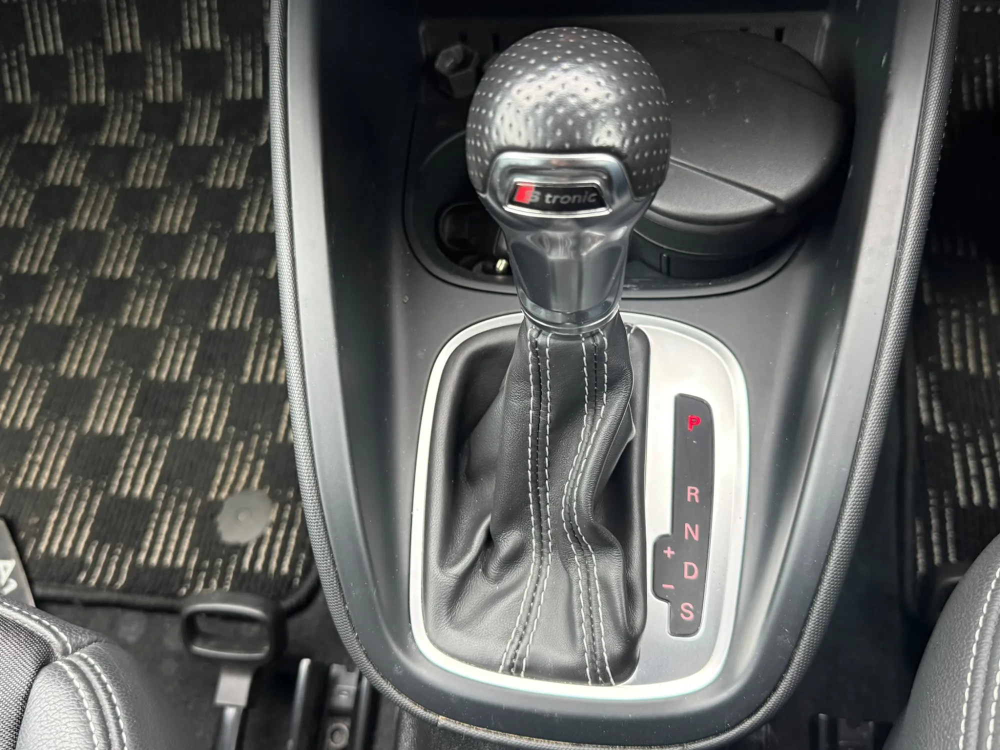 vehicle-media-20