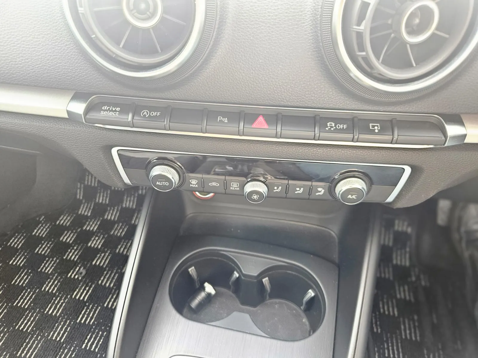 vehicle-media-25