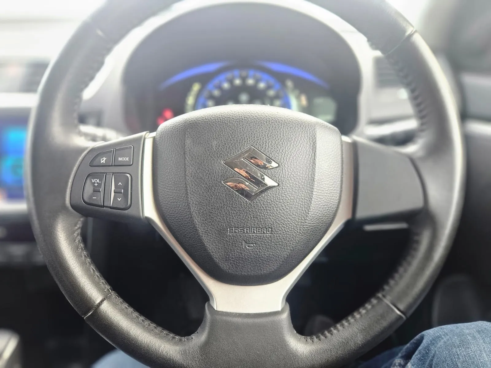 vehicle-media-16