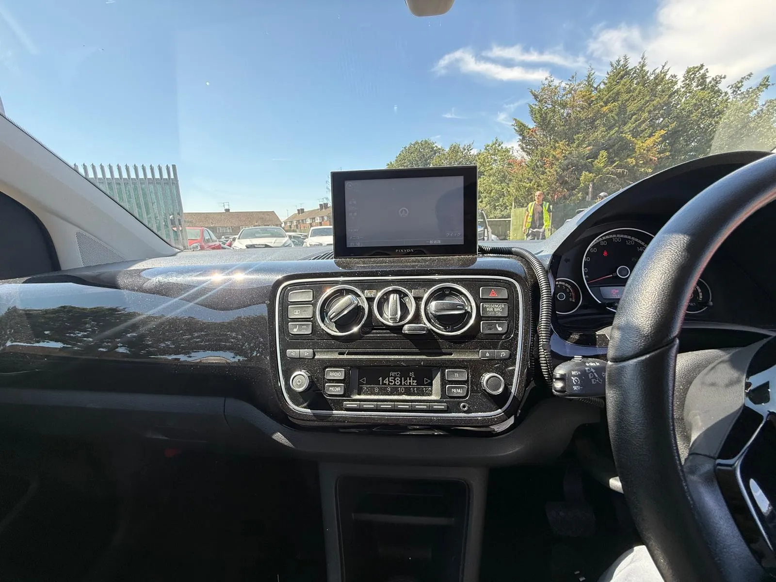 vehicle-media-28