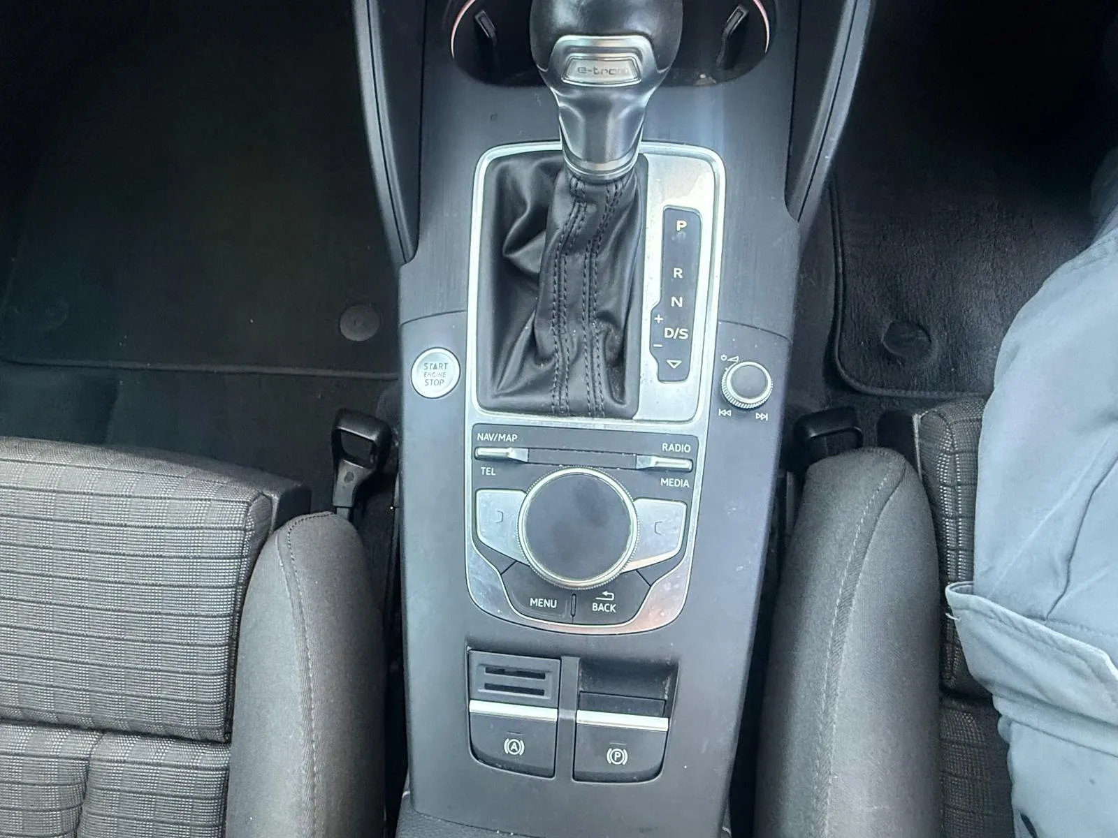 vehicle-media-39