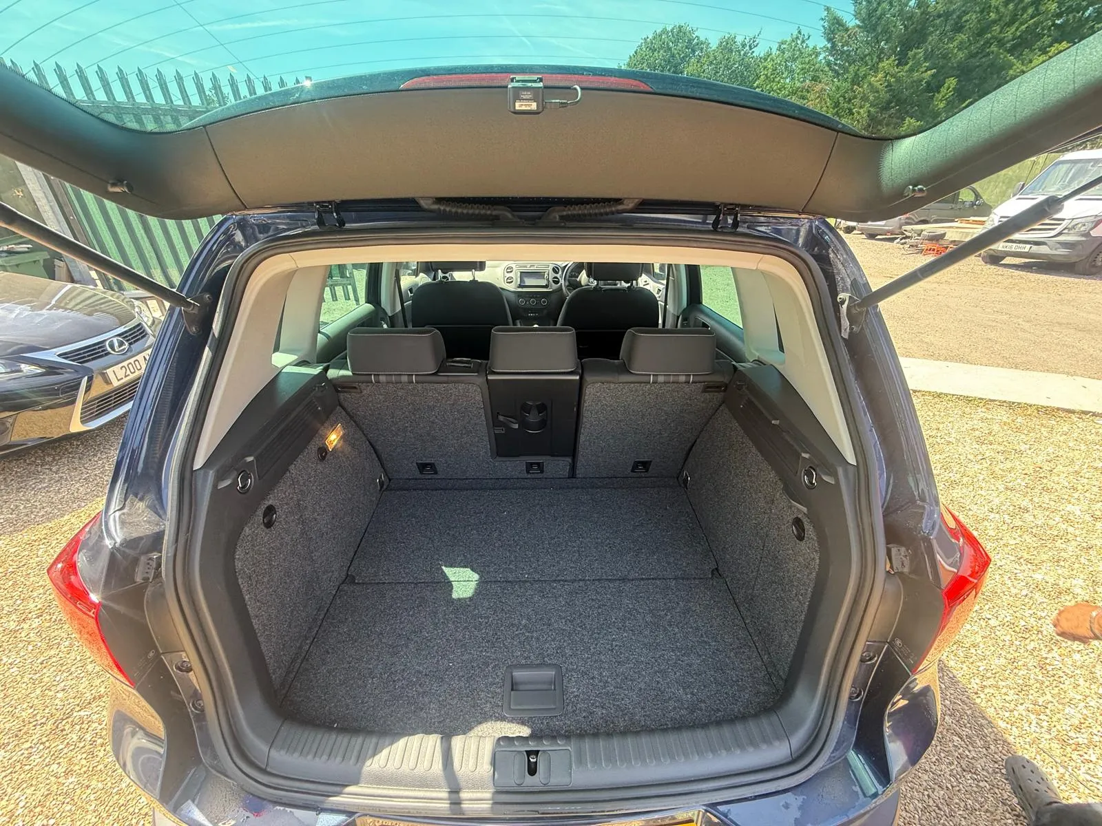 vehicle-media-19