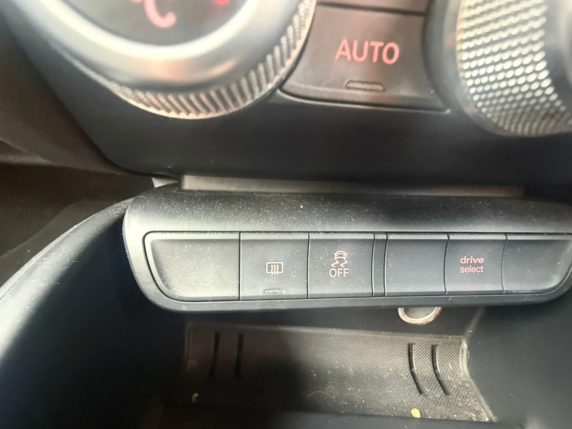 vehicle-media-23