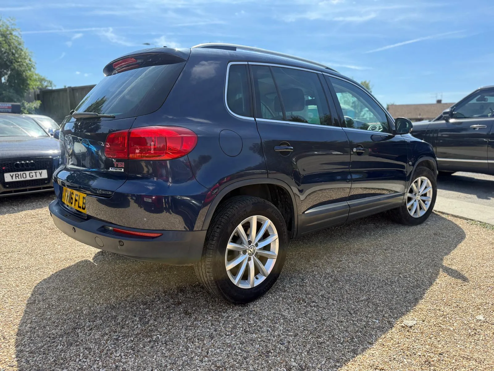 vehicle-media-12
