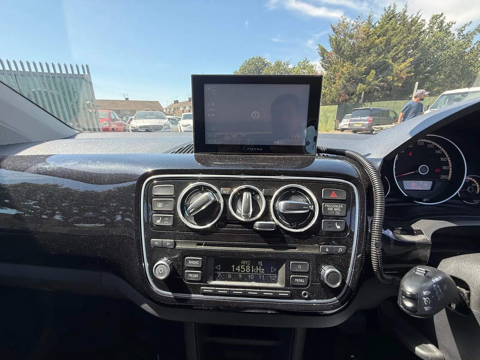 vehicle-media-12