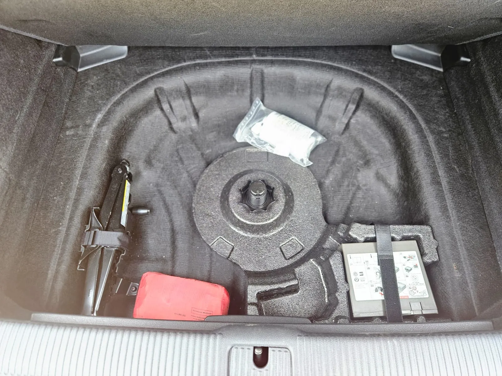vehicle-media-14