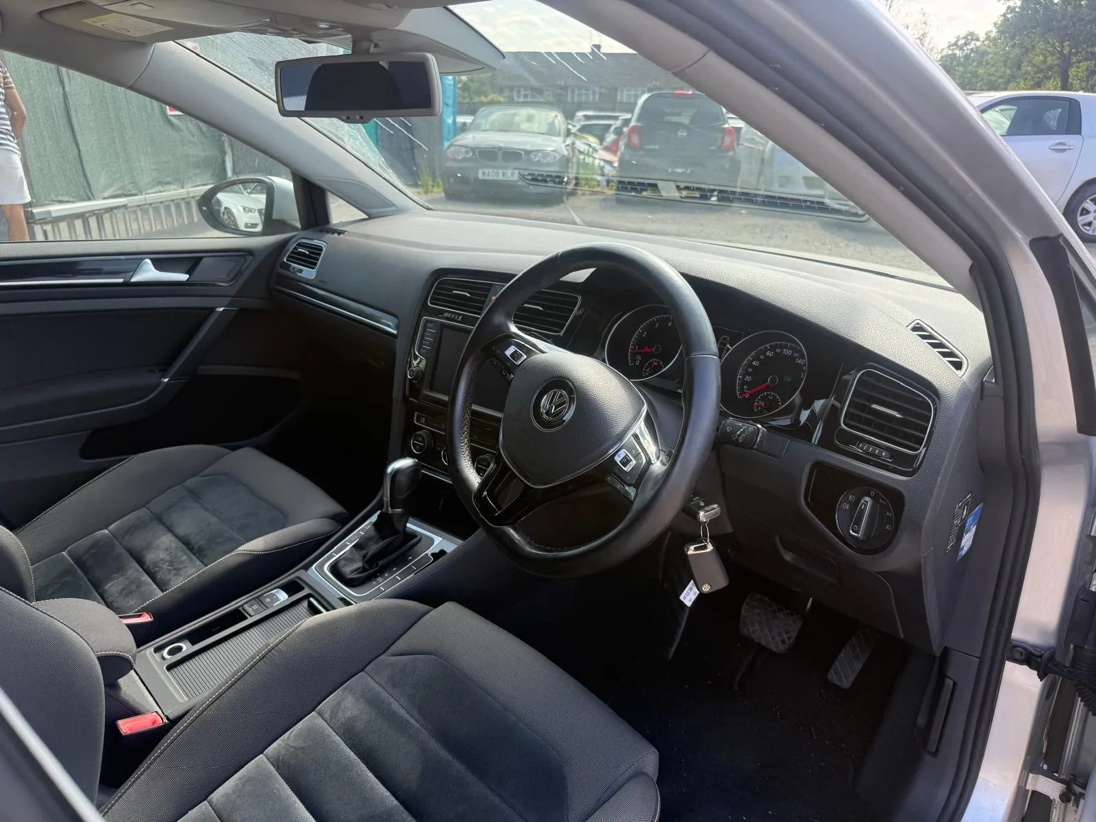 vehicle-media-27