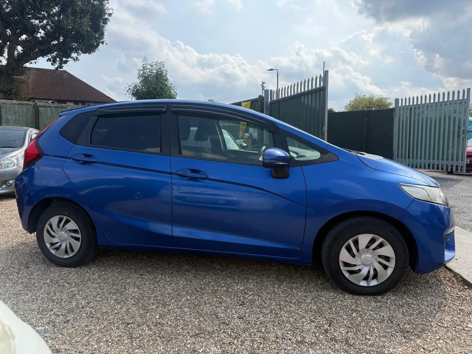 vehicle-media-7