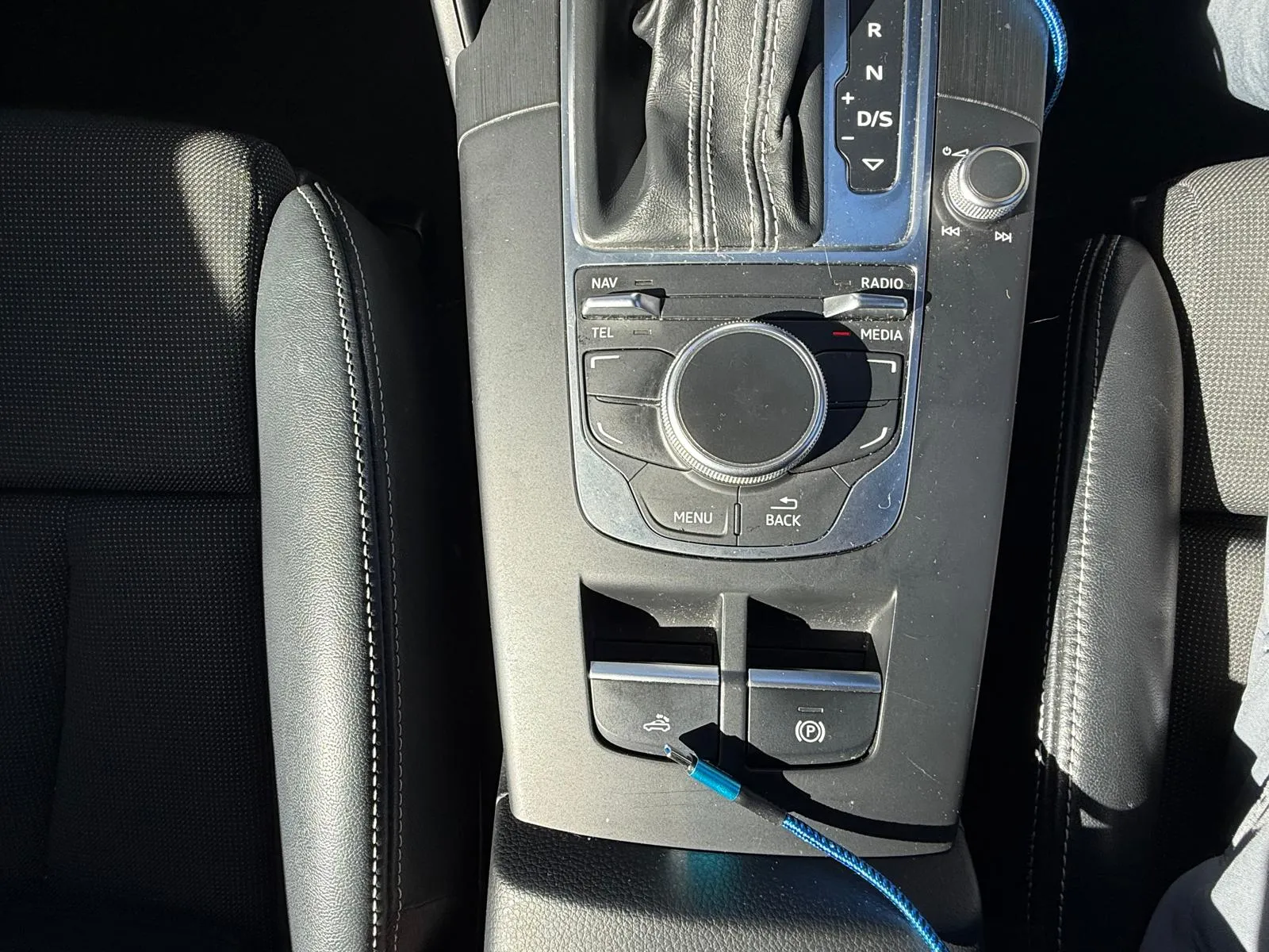 vehicle-media-28