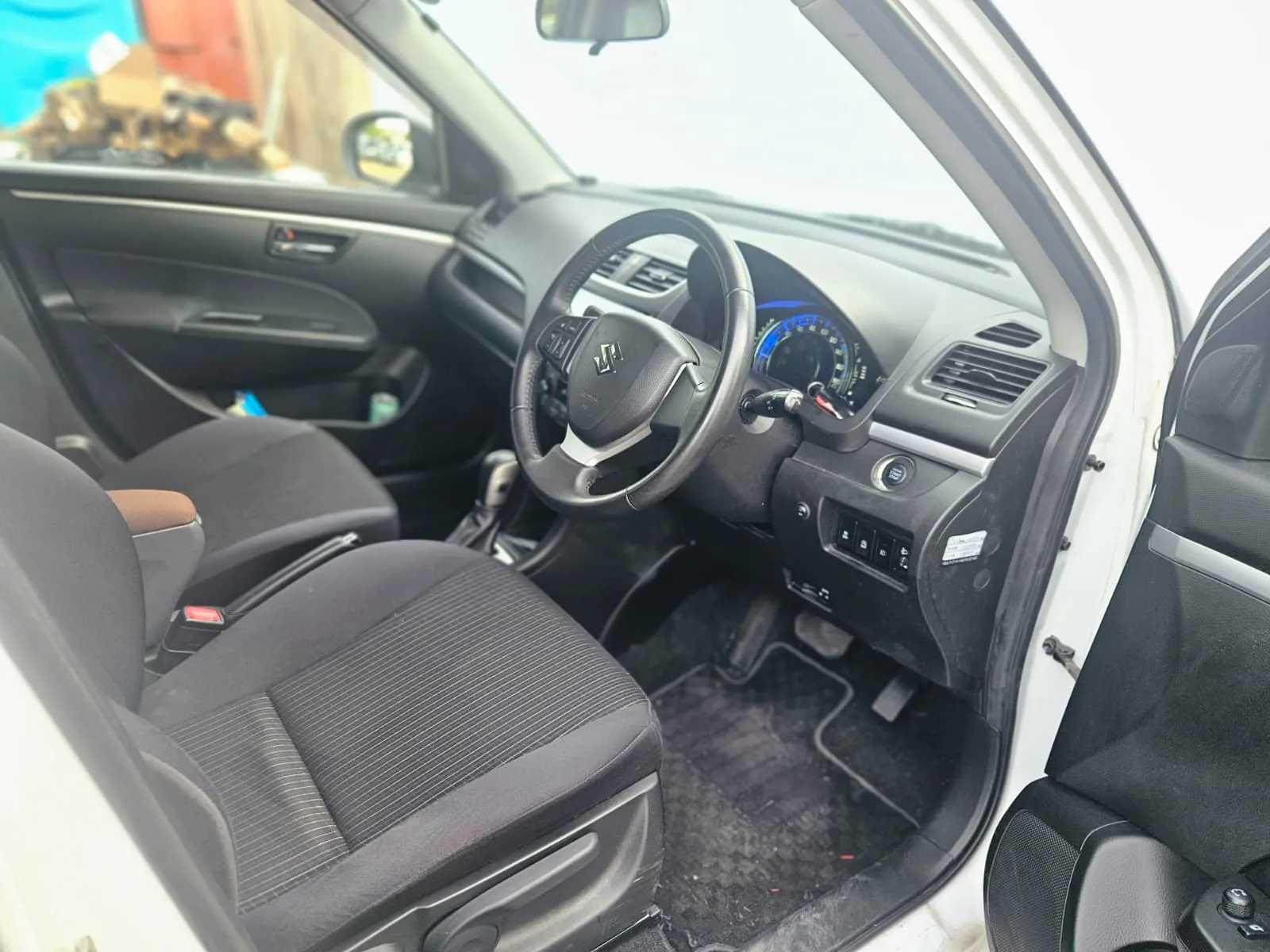 vehicle-media-14