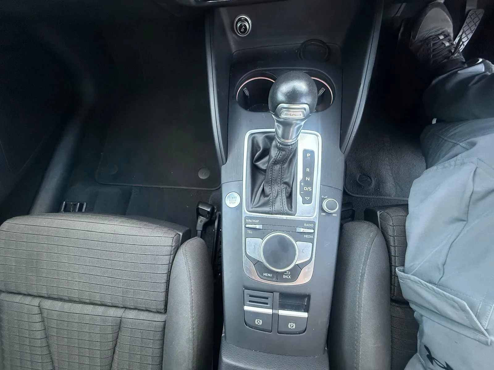 vehicle-media-38
