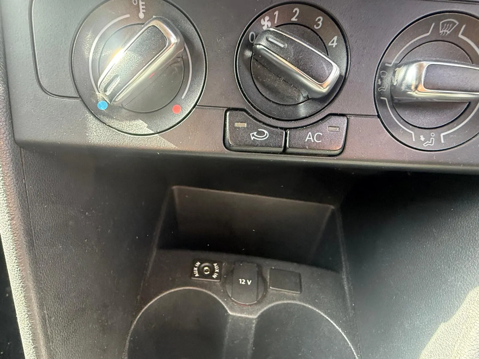 vehicle-media-32