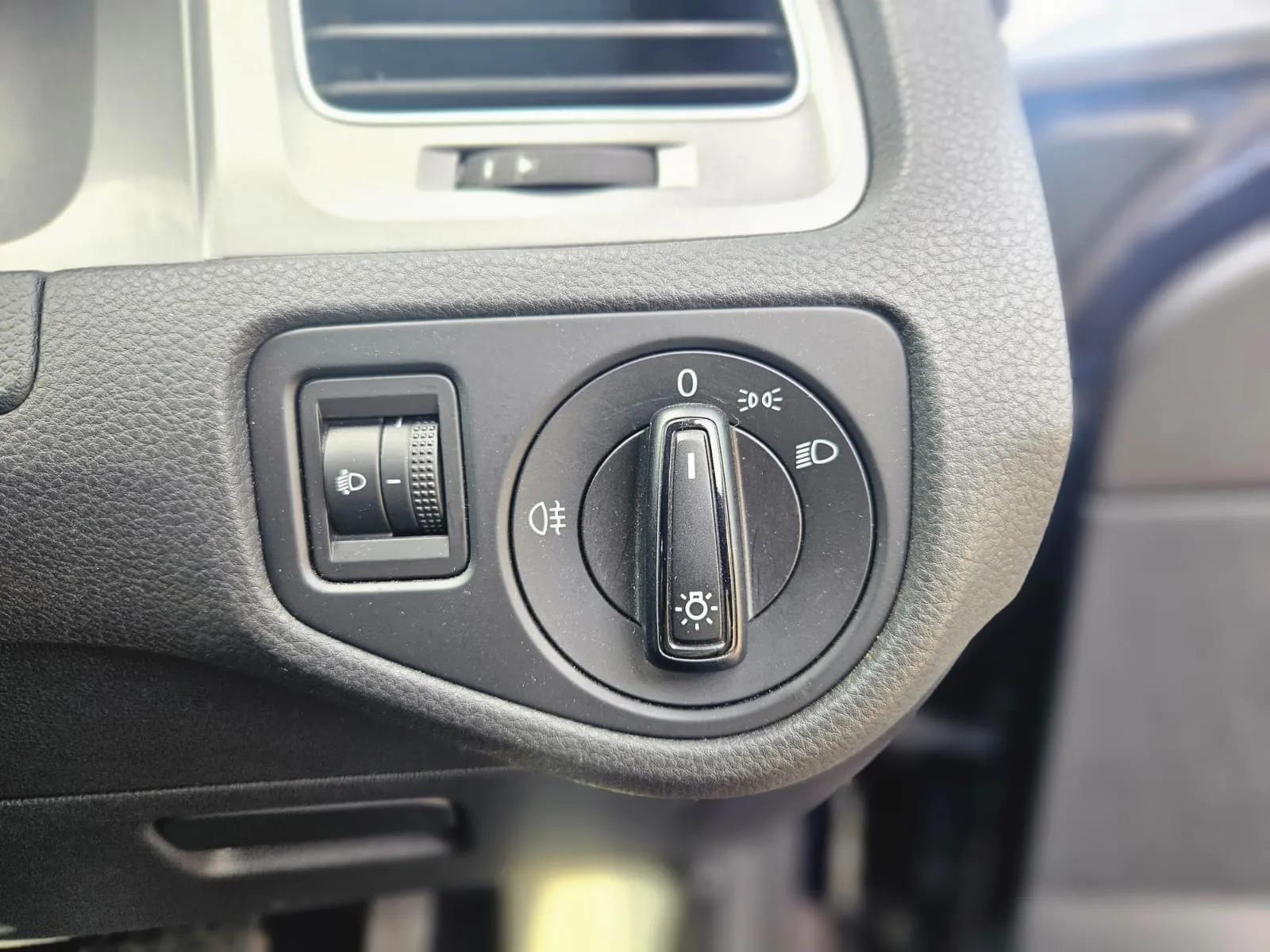 vehicle-media-24