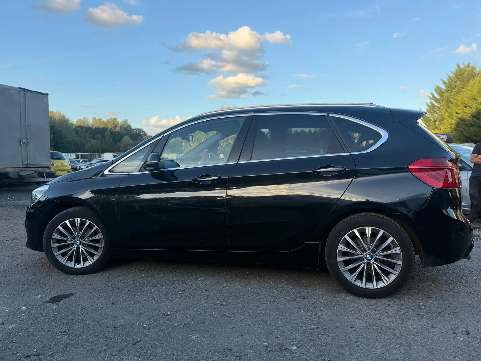 vehicle-media-13
