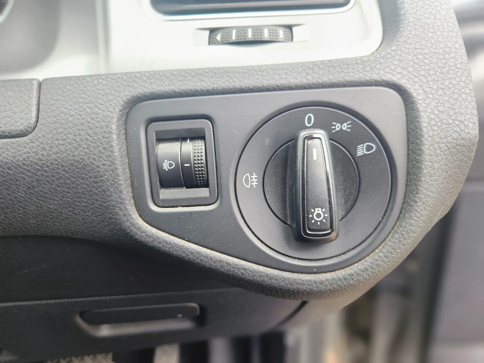 vehicle-media-32