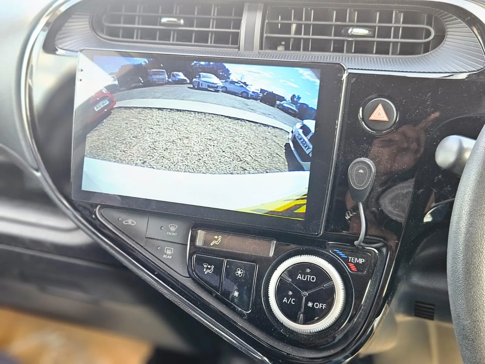 vehicle-media-30