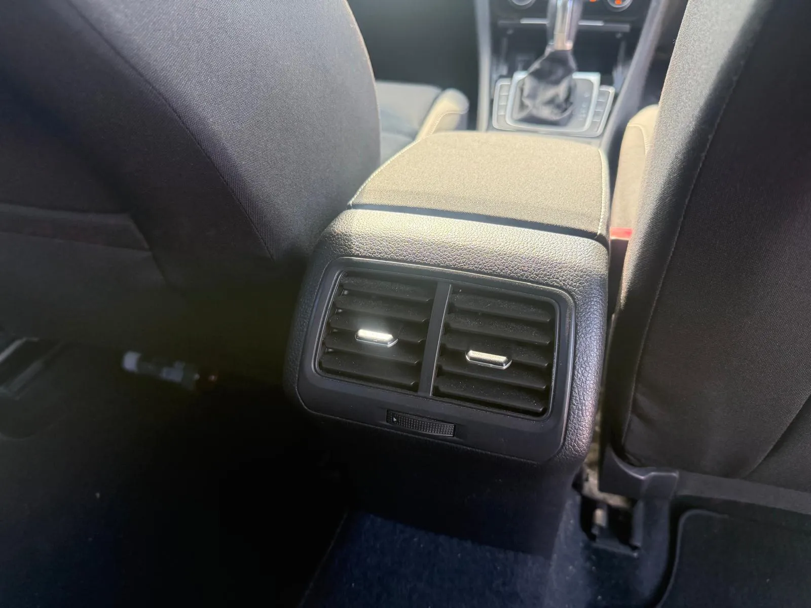 vehicle-media-26