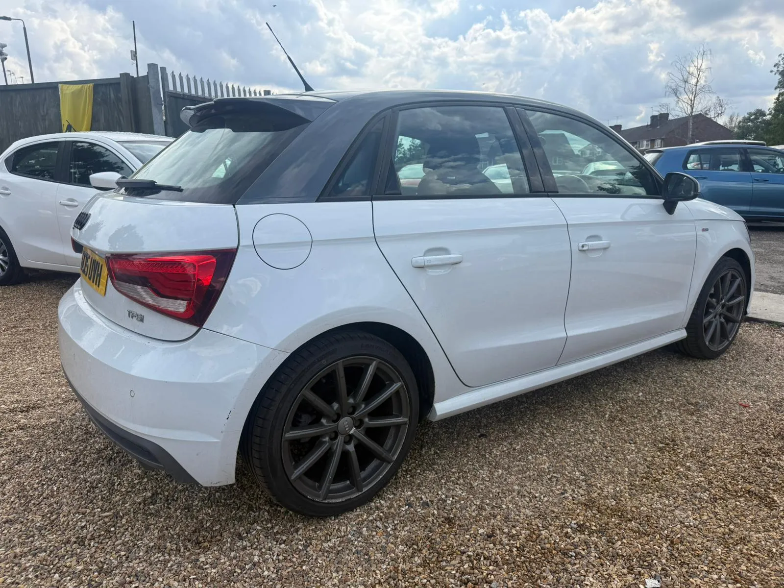vehicle-media-11